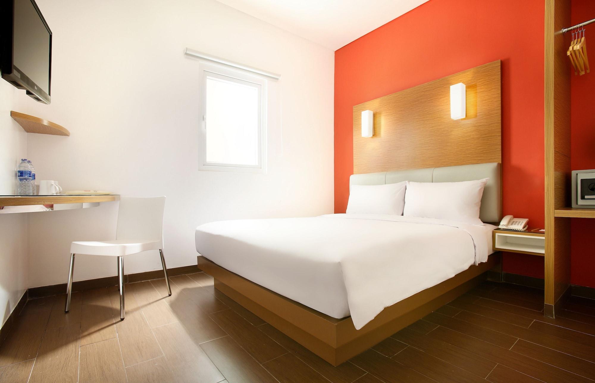 Amaris Hotel Seasons City Jakarta Exterior photo