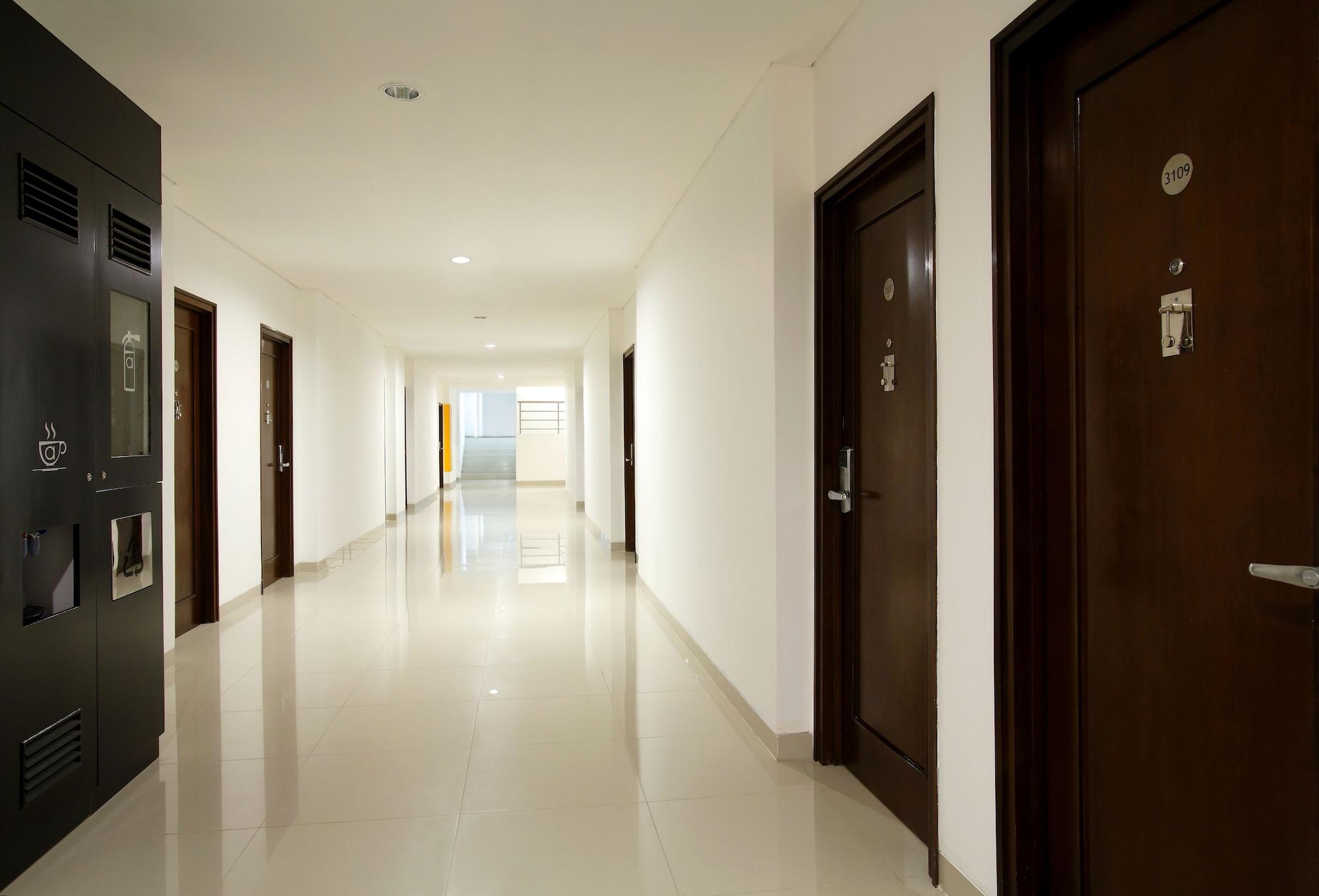Amaris Hotel Seasons City Jakarta Exterior photo