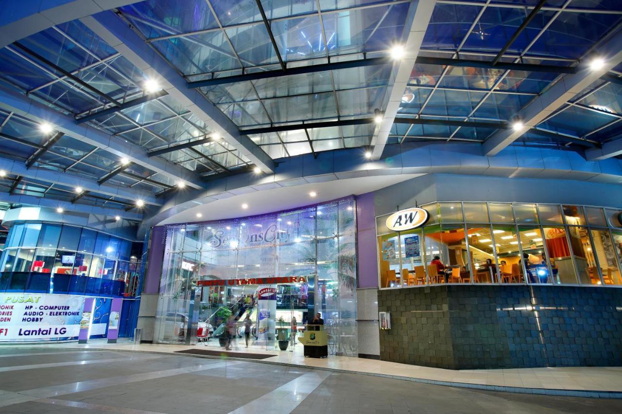 Amaris Hotel Seasons City Jakarta Exterior photo