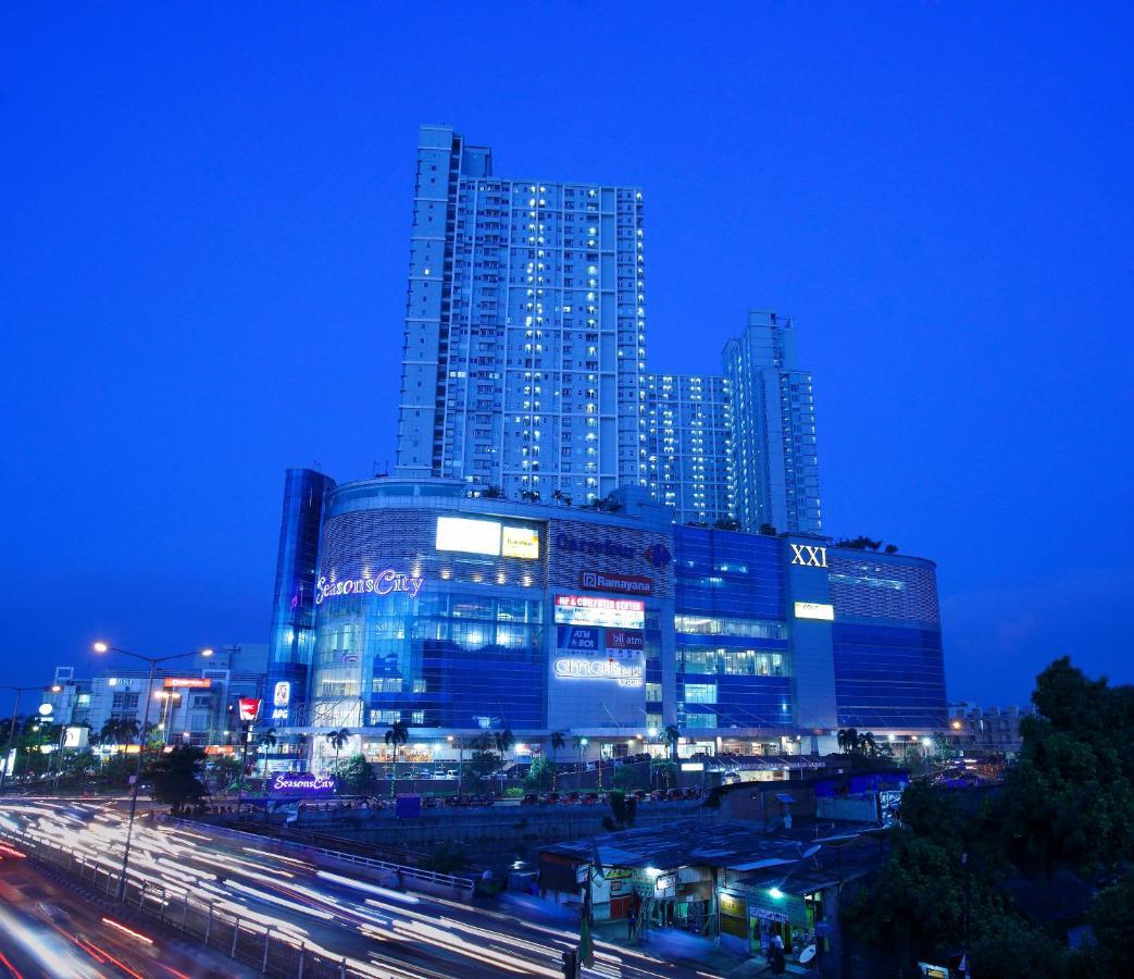 Amaris Hotel Seasons City Jakarta Exterior photo