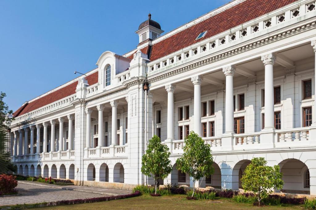 Amaris Hotel Seasons City Jakarta Exterior photo
