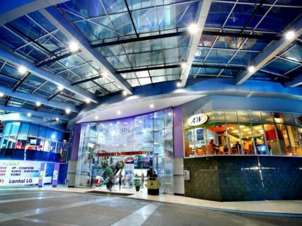 Amaris Hotel Seasons City Jakarta Exterior photo