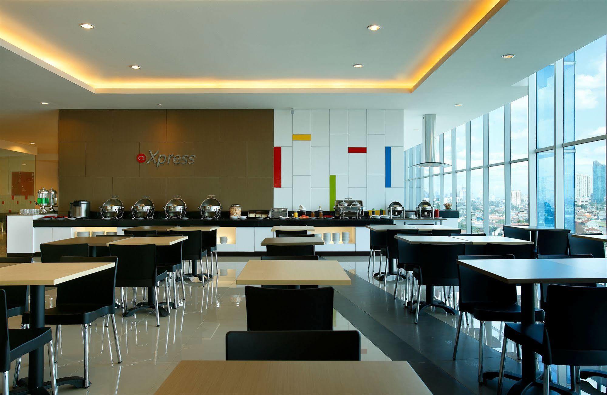 Amaris Hotel Seasons City Jakarta Exterior photo